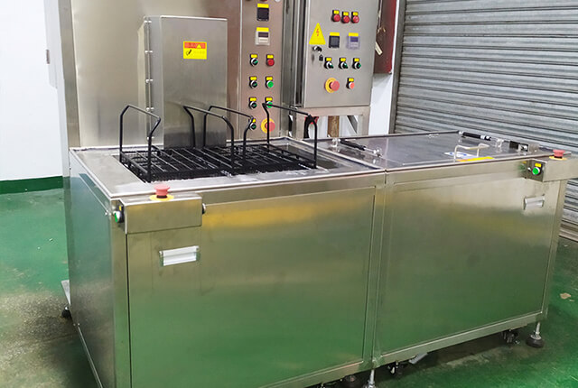 汽車發(fā)動機超聲波清洗機