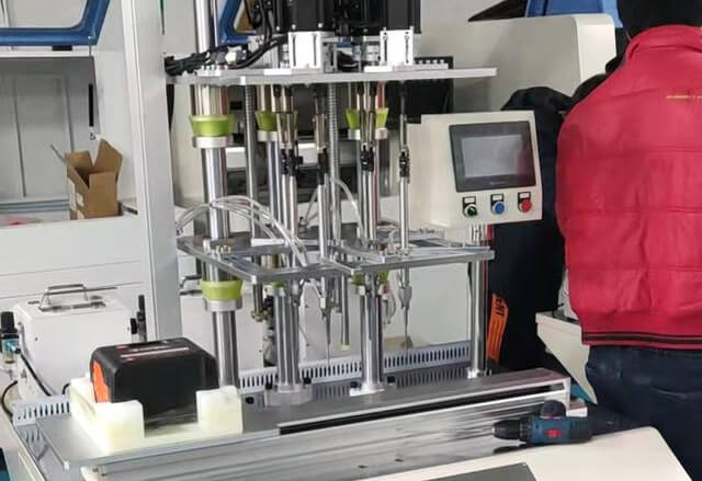 多軸式自動鎖螺絲機(jī)