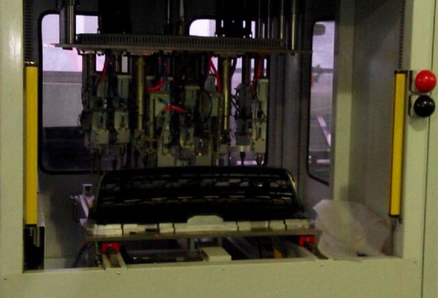 汽車門板專用焊接機(jī)