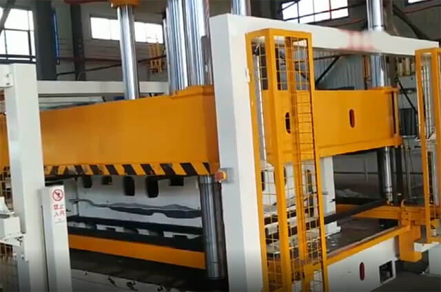 汽車內(nèi)飾件成型液壓機