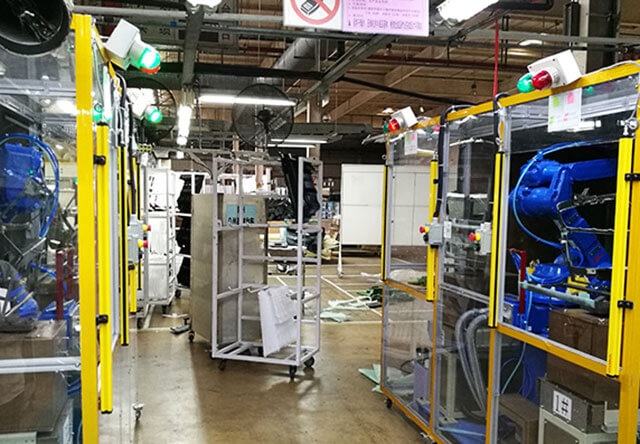 汽車內飾噴膠機器人