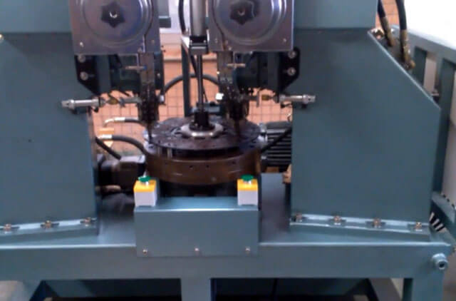 剎車片鉚接機(jī)