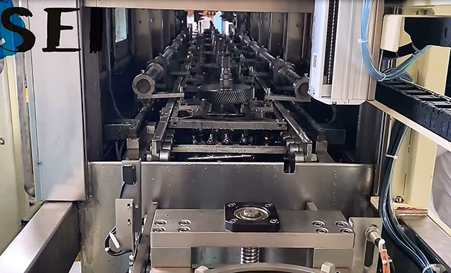 全封閉工業(yè)零件清洗機(jī)