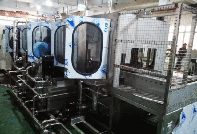 汽車缸體噴淋清洗機(jī)