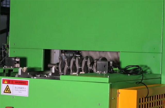 全自動(dòng)汽車曲軸超聲波清洗機(jī)