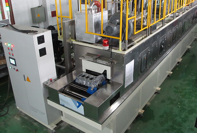 汽車缸蓋噴淋清洗機(jī)