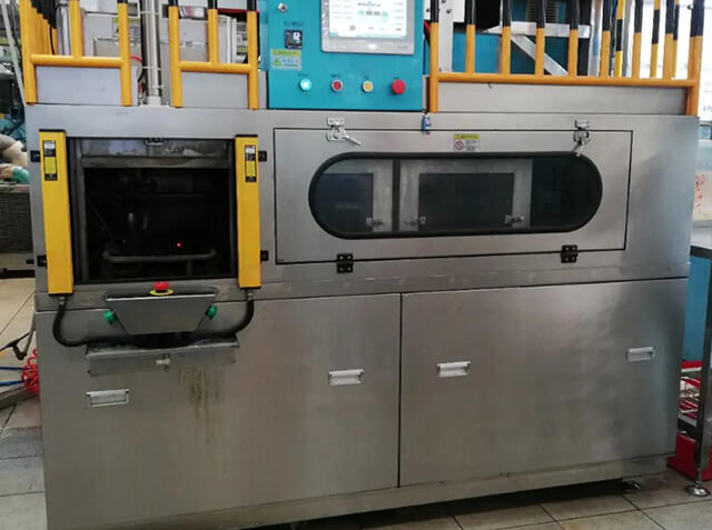 汽車發(fā)動(dòng)機(jī)缸蓋噴淋清洗機(jī)