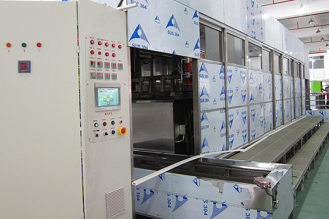 汽車壓鑄件超聲波清洗機(jī)