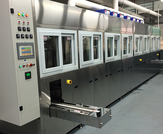 汽車(chē)曲軸噴淋除油清洗機(jī)